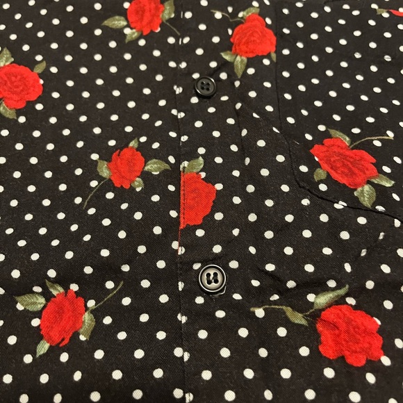 Forever 21 Men’s Button Up Rose Shirt Size Large - Picture 5 of 5